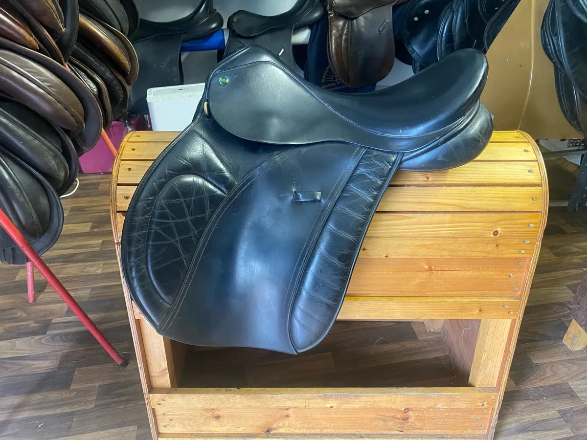 18” black Leather saddle high withers - Image 1