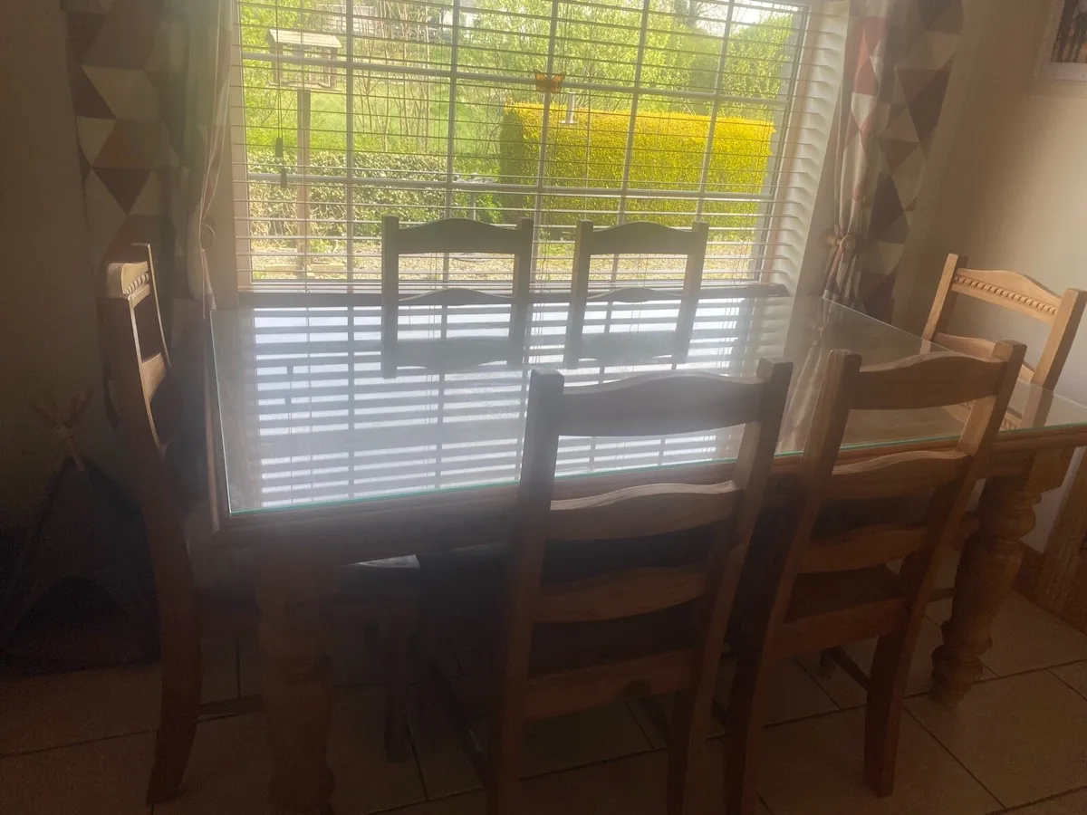 pine table and chairs - Image 2