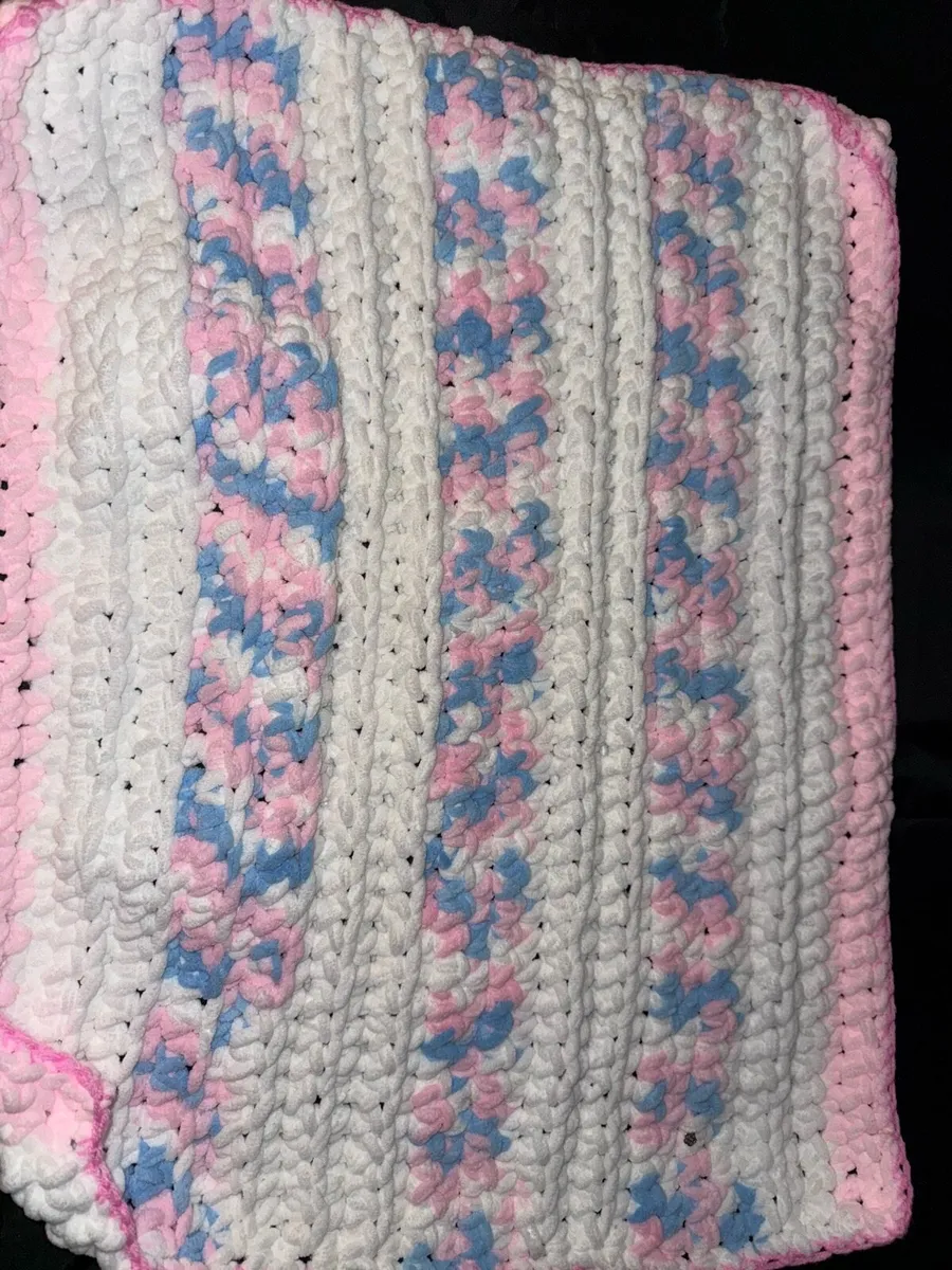 Crochet blanket - Image 1