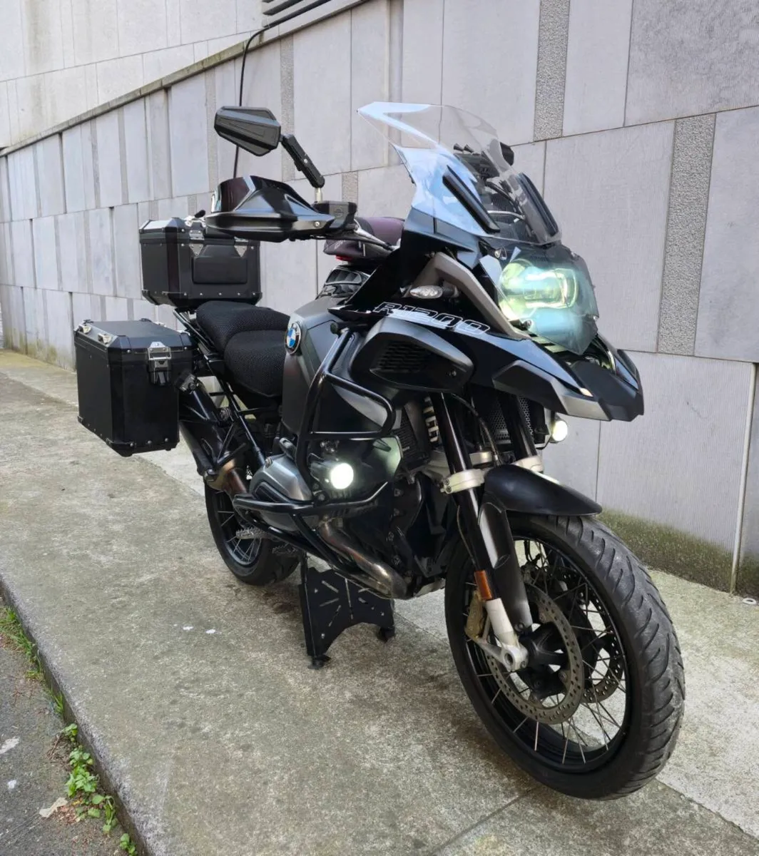 BMW R1200GSA Triple black 2018 - Image 1