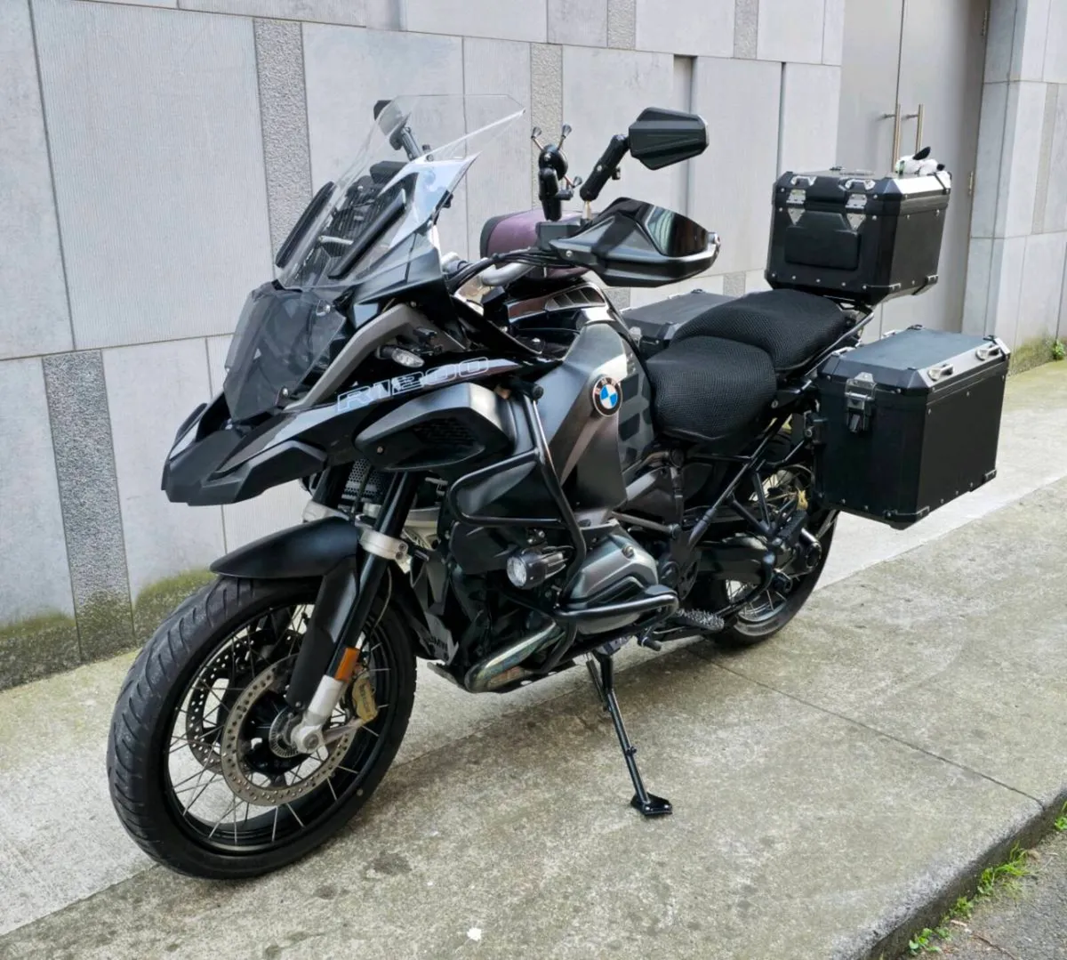 BMW R1200GSA Triple black 2018 - Image 4