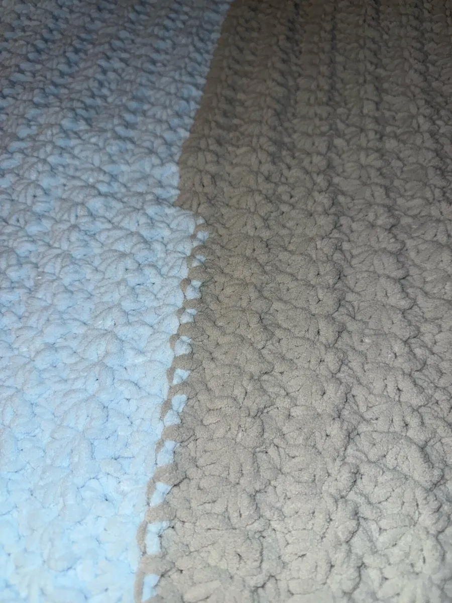 Crochet blanket - Image 1