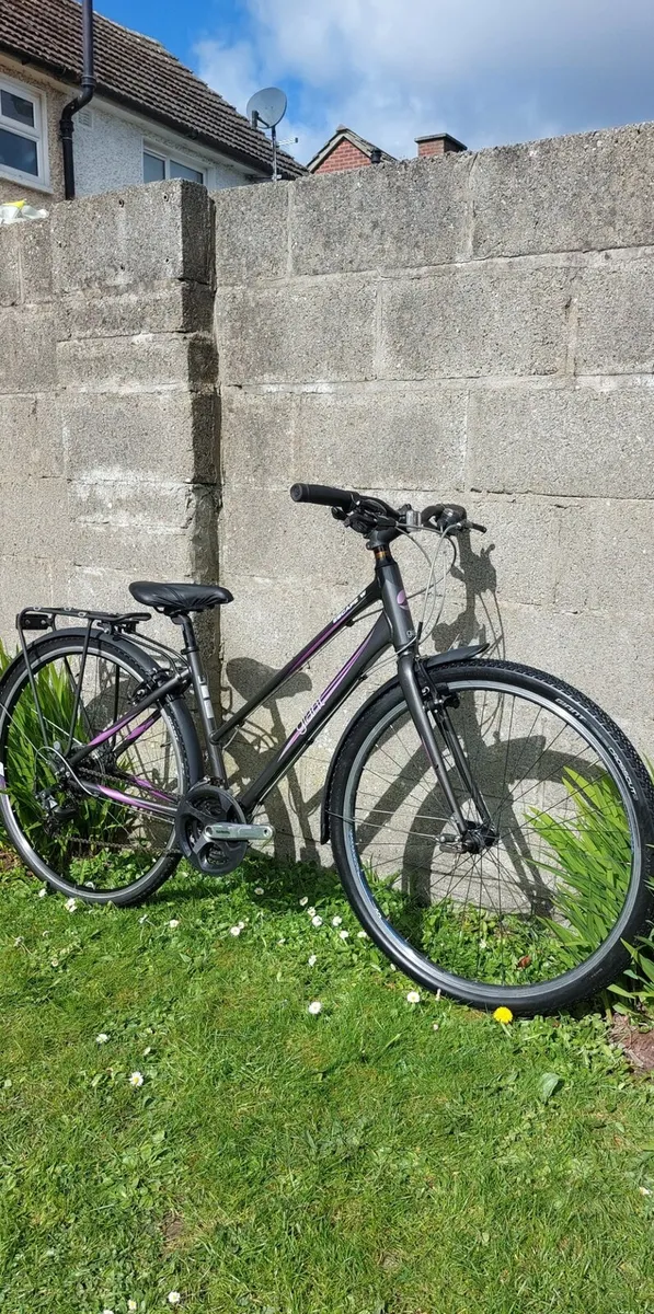 Giant Escape Ladies bike - Size Small/16" - AS NEW - Image 1