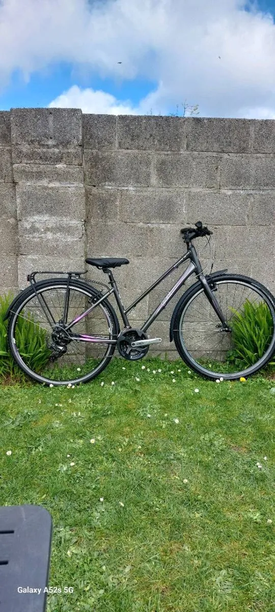 Giant Escape Ladies bike - Size Small/16" - AS NEW - Image 3