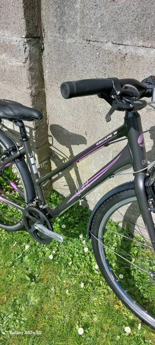 Giant Escape Ladies bike - Size Small/16" - AS NEW - Image 4