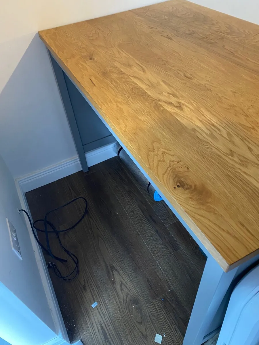 Kitchen Island - Image 3