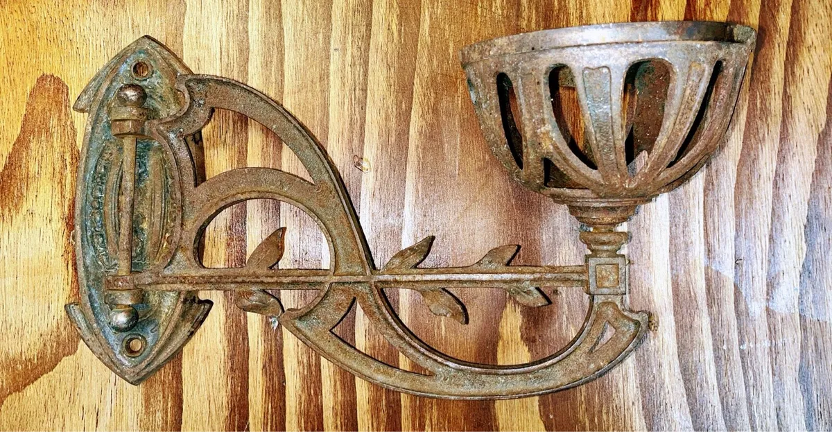 Victorian period wall sconce - Image 1