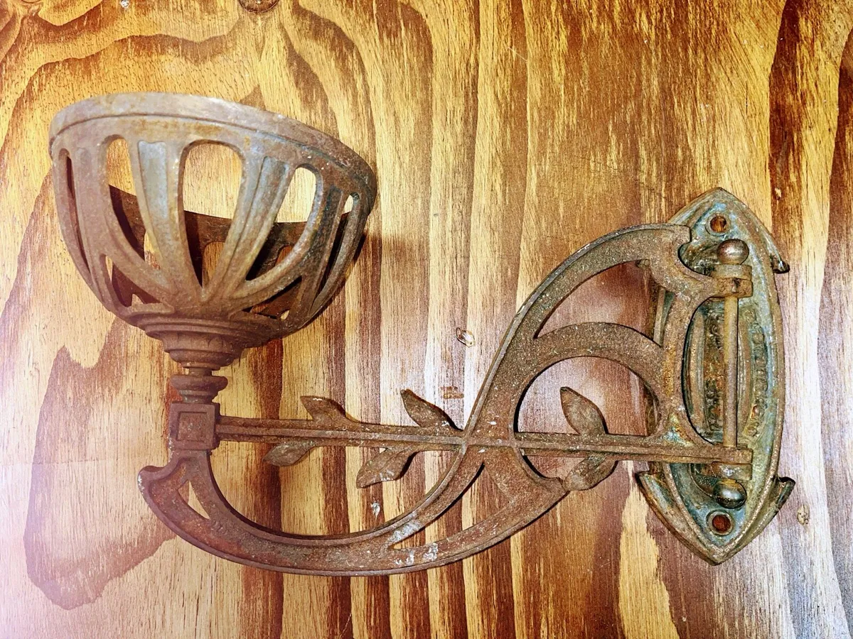 Victorian period wall sconce - Image 2