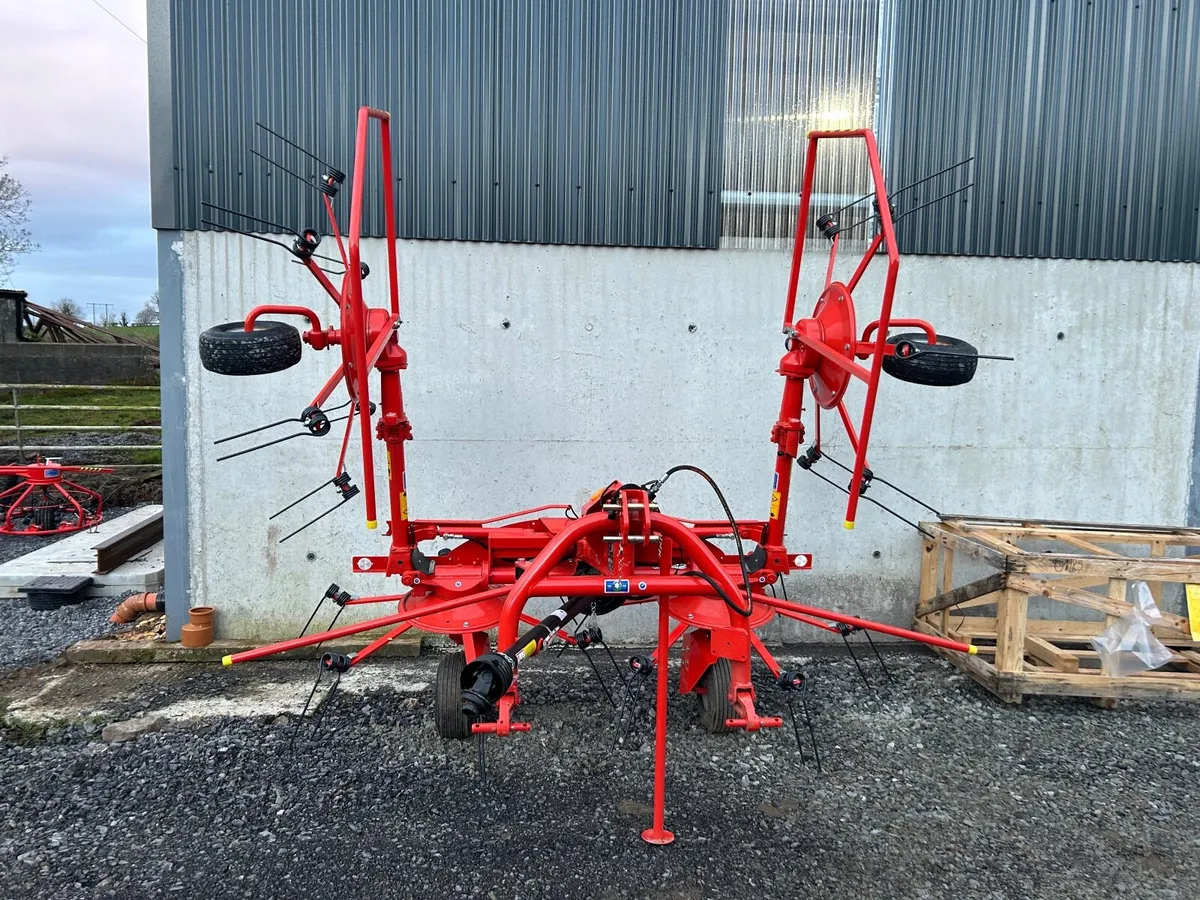 Kuhn 502 tedder - Image 1