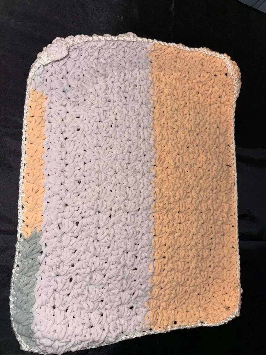 Crochet blanket - Image 1