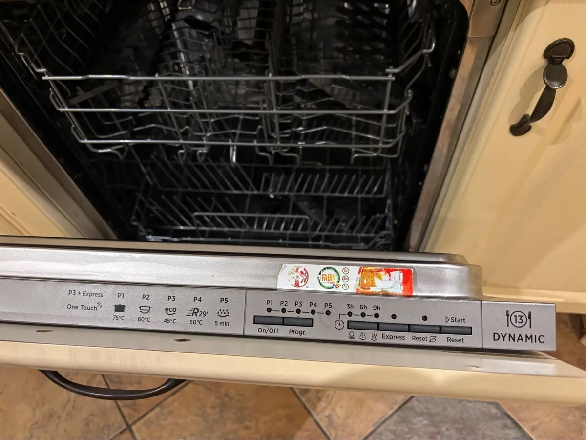 Dishwasher - Image 2