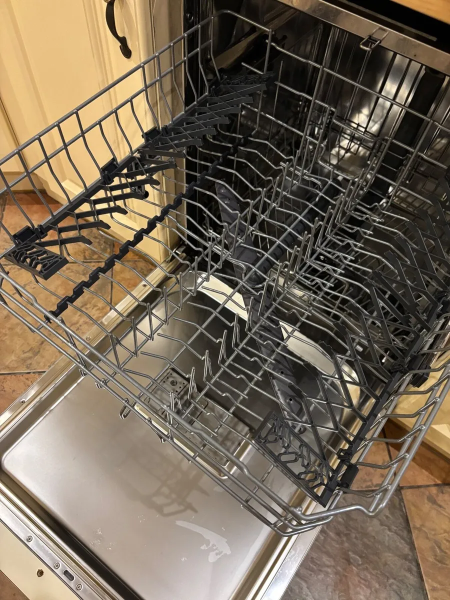 Dishwasher - Image 3