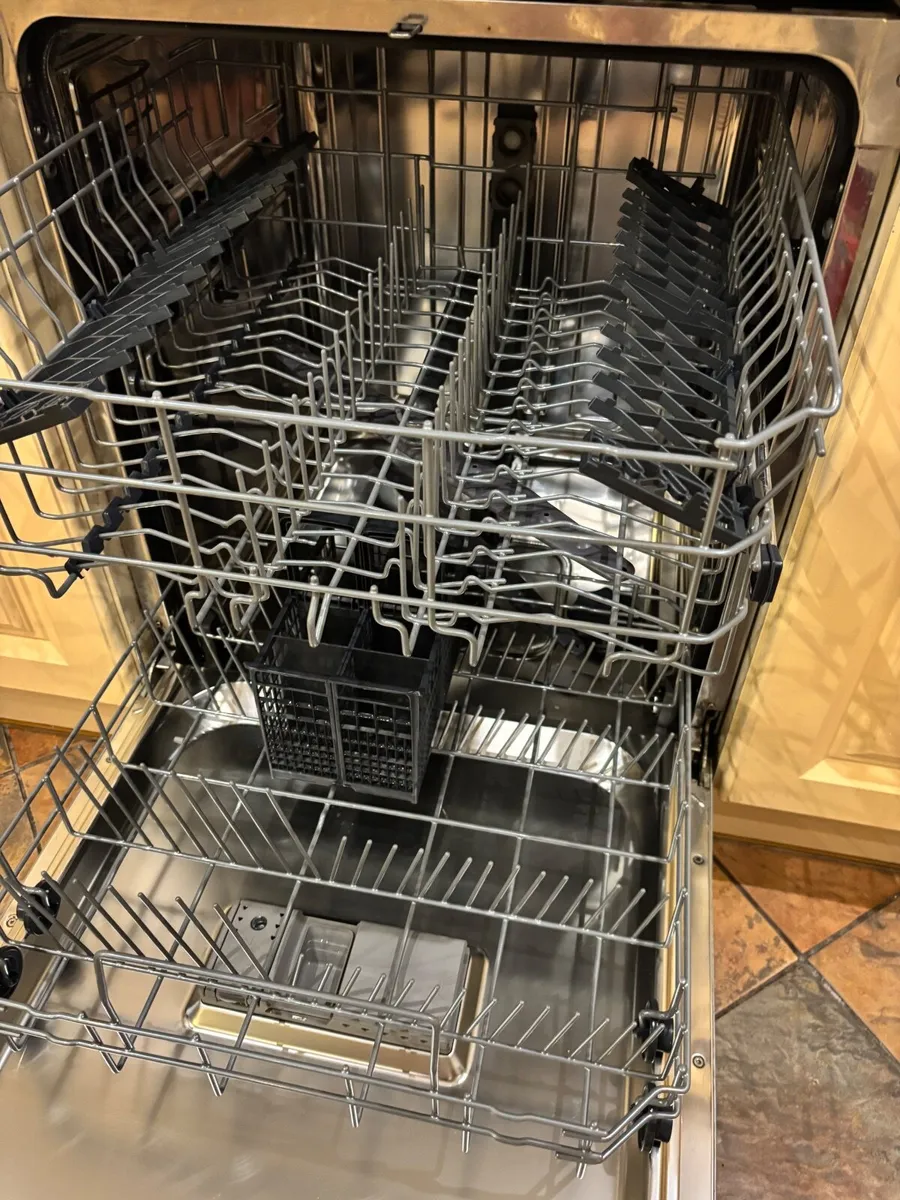 Dishwasher - Image 4