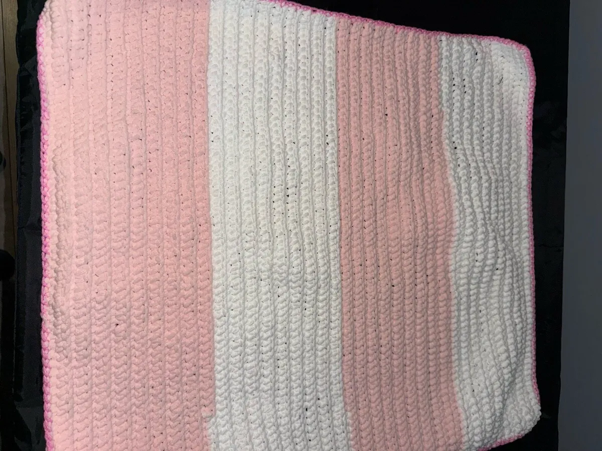 Crochet blanket - Image 1