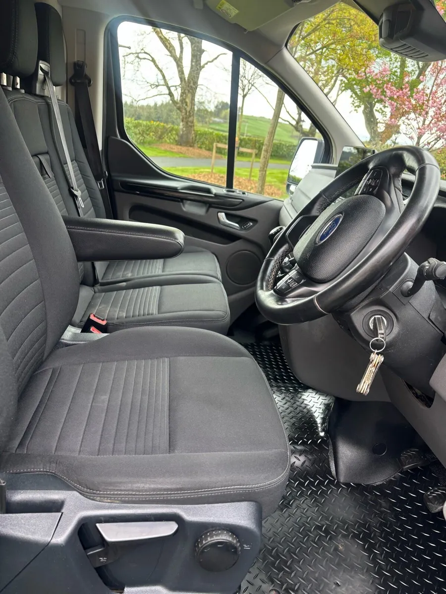 Ford Transit Custom LWB - Image 4