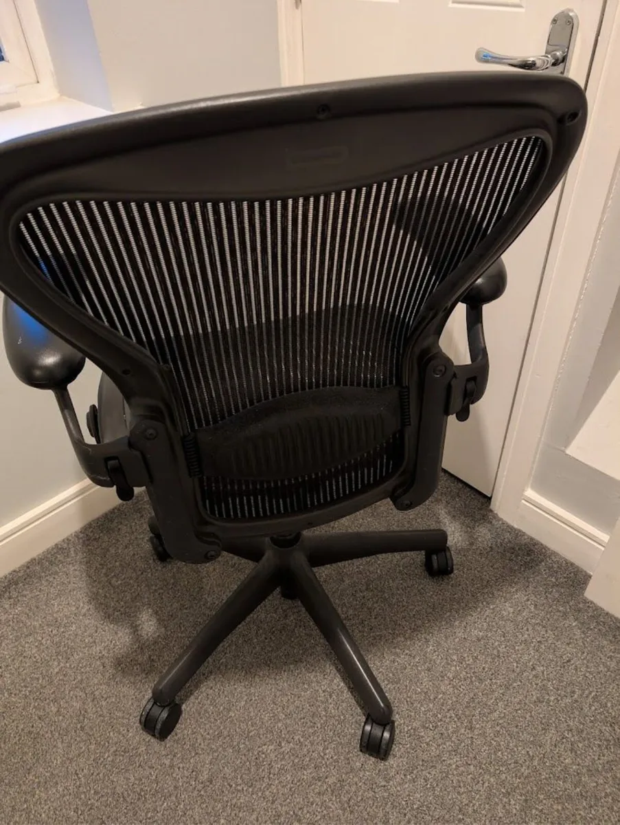 Herman Miller Aeron Classic - Fully Loaded - Image 2