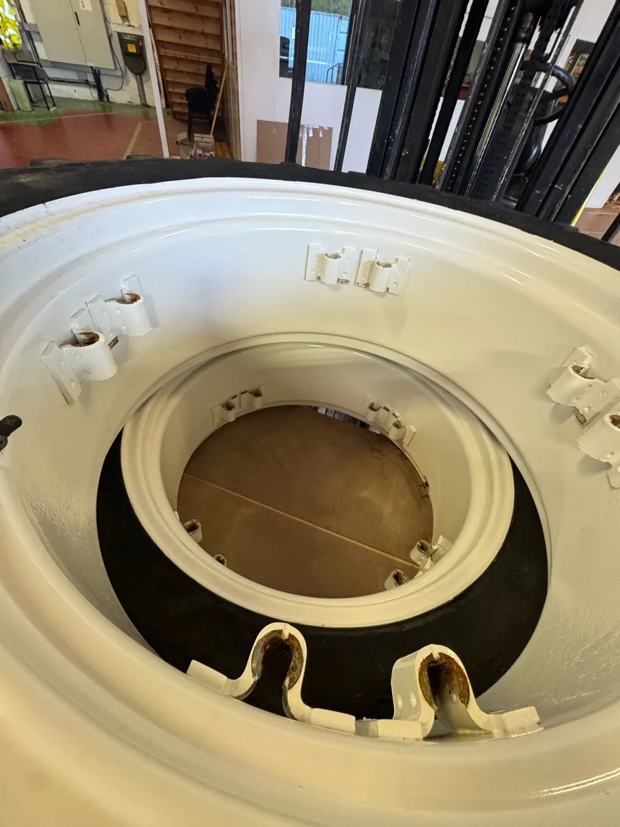 Ford rims and Tyres - Image 4