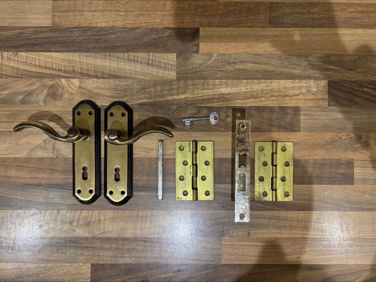 10x Brass Door Handle Sets – Good Condition - Image 4