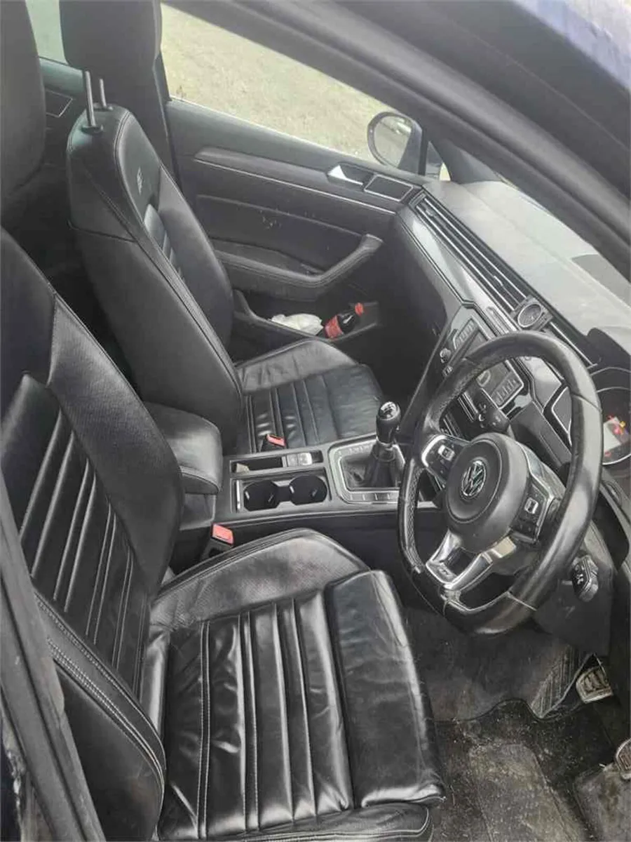 2015 volkswagen passat 2.0 rline 190bhp - Image 2