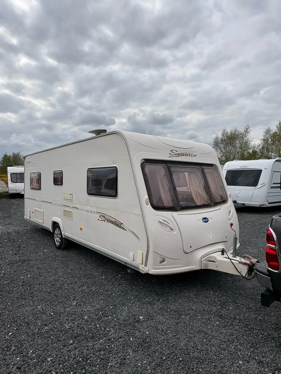 Bailey senator 4 berth fixed bed caravan - Image 2