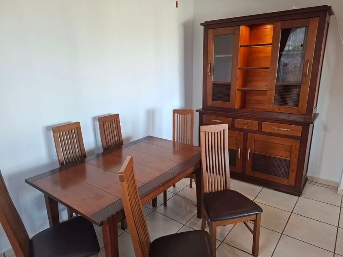 High End Mahogany Table & Chairs - Image 1