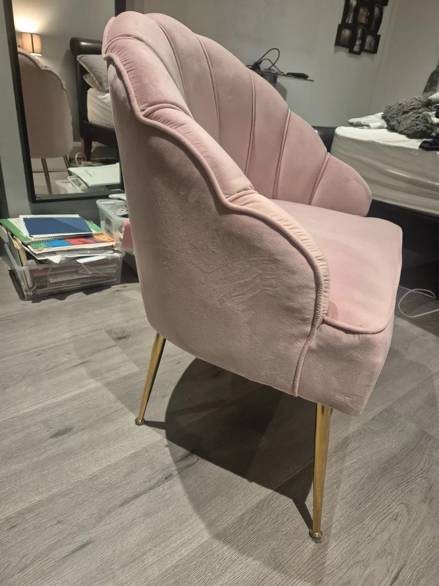 Pink suede chair - Image 3