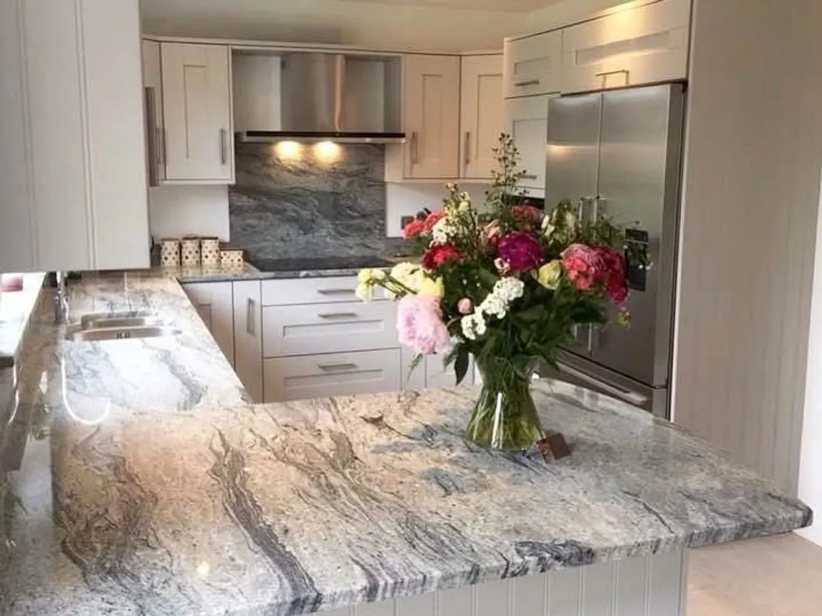 Kitchen units - Image 1