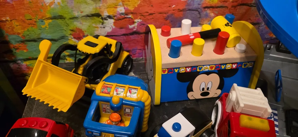 Toys for toddler: 7 vehicles, garage & Disney game - Image 2