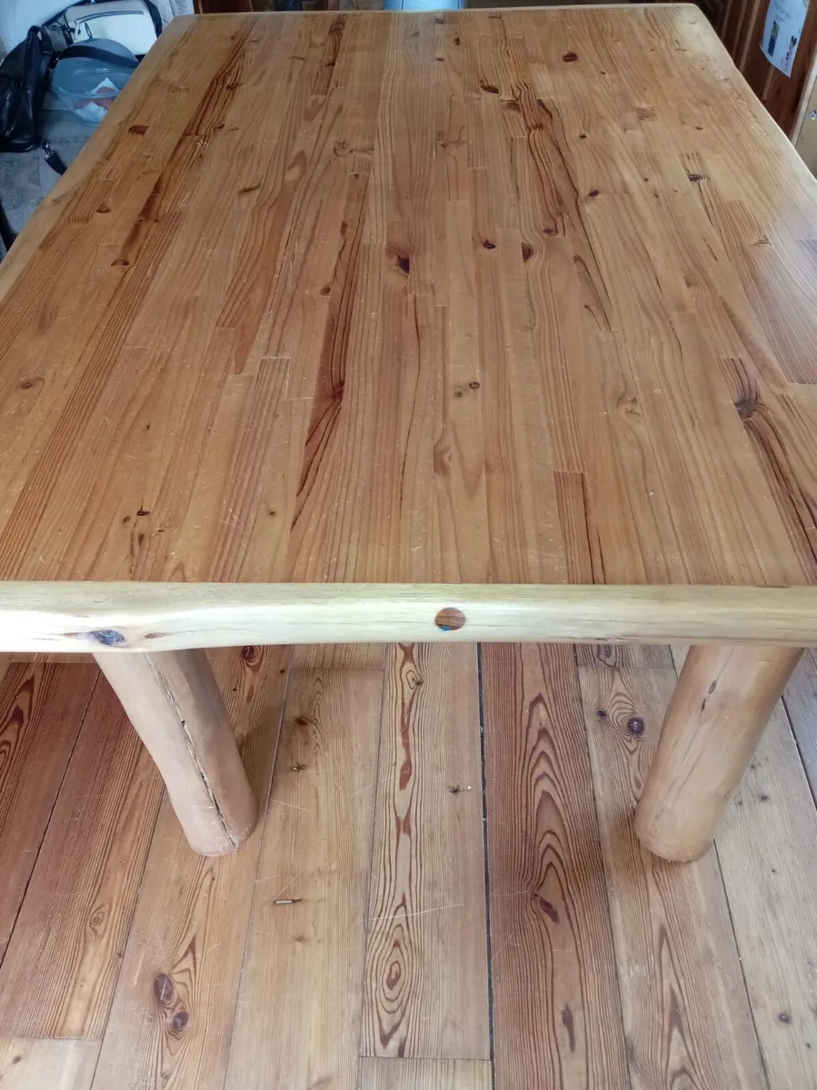 Table & Chairs - Image 3