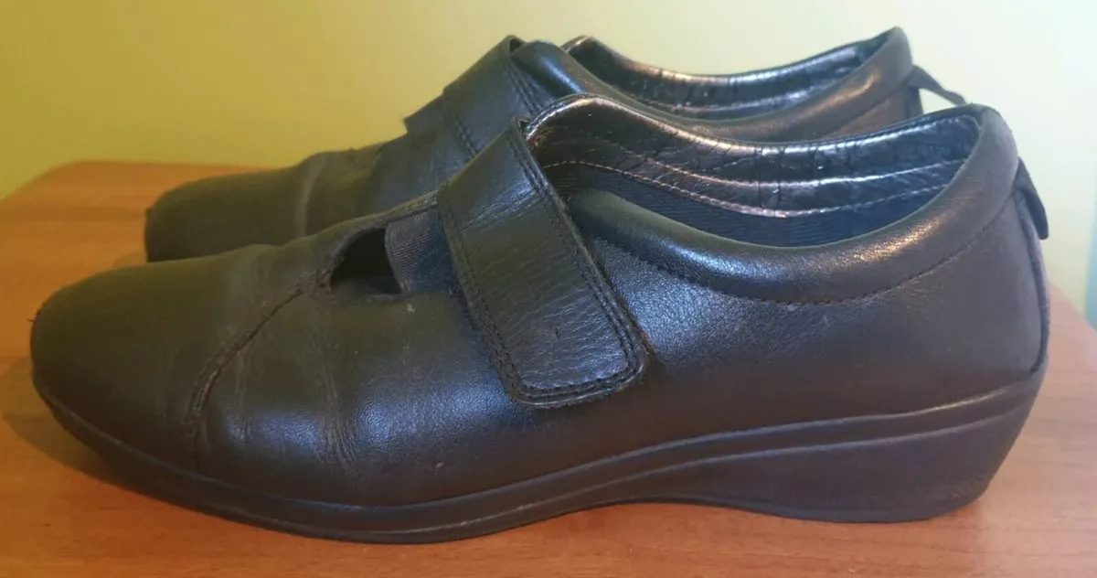 Leather Shoes - Image 1