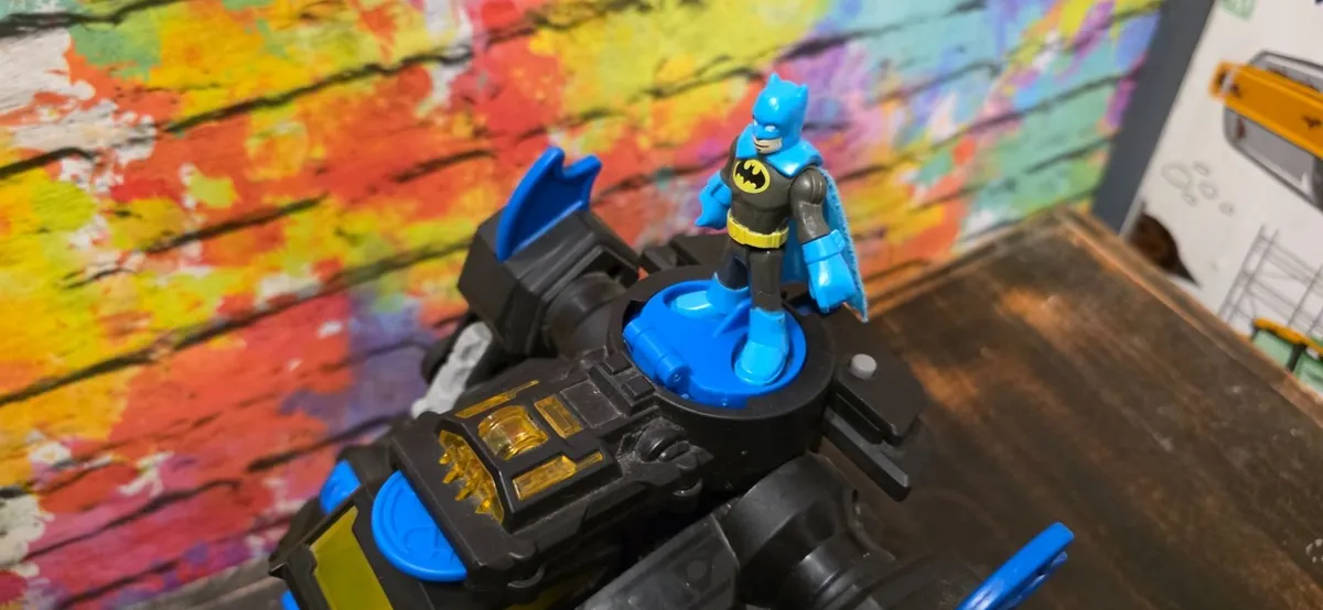 Fisher-Price DC Super Transforming Batman Bot - Image 4
