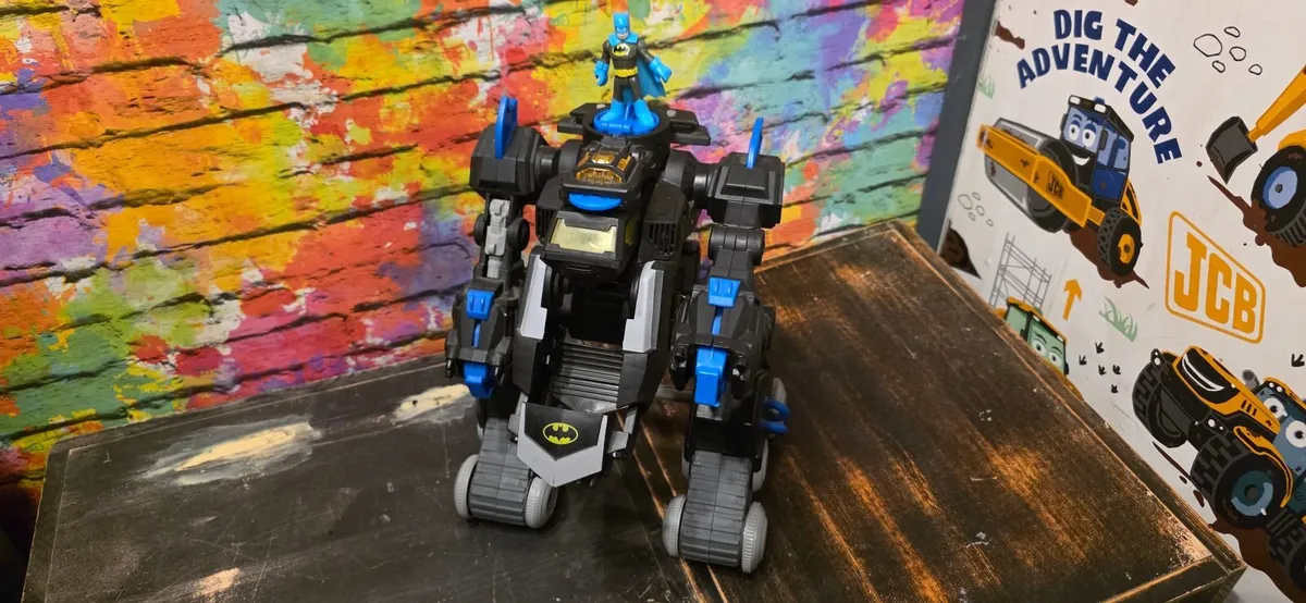 Fisher-Price DC Super Transforming Batman Bot - Image 1