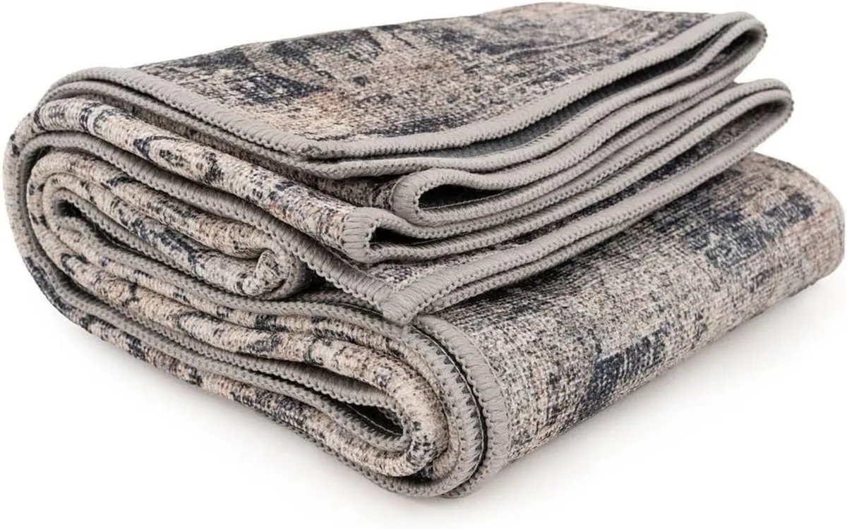 Machine Washable Traditional Distressed Blue - Image 4