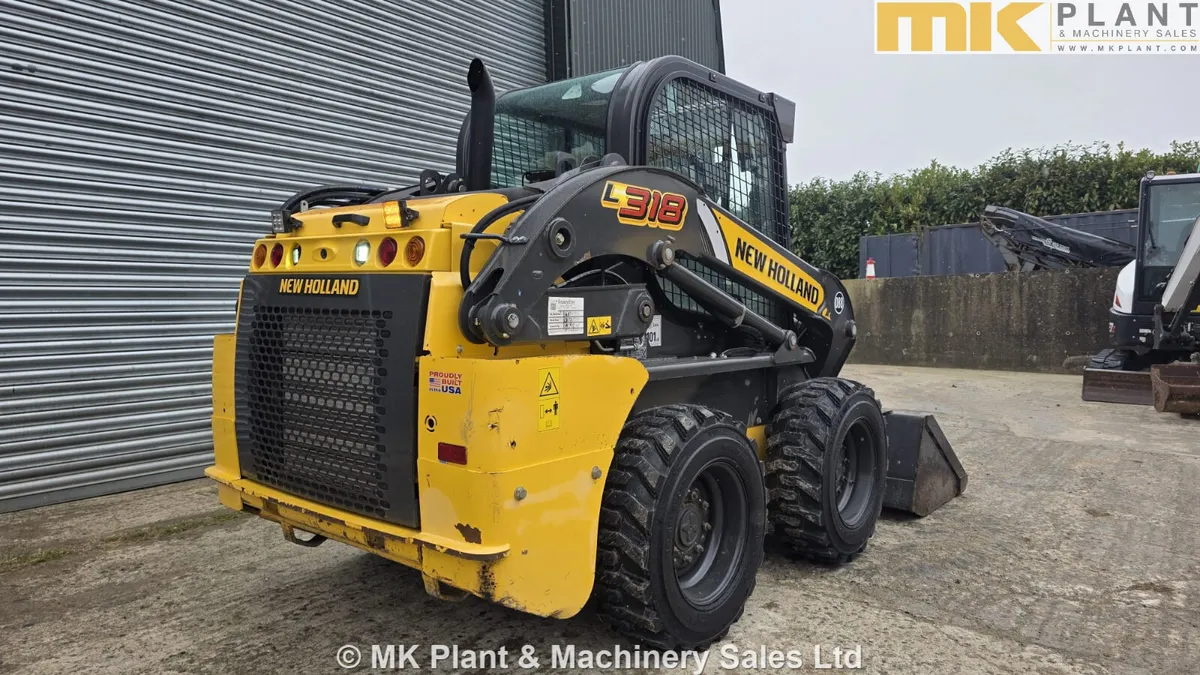 New Holland L318 Skid Steer Loader - Image 4