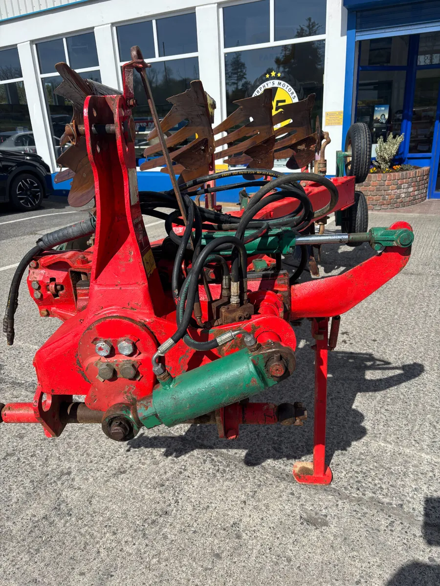 Kverneland Plough - Image 3