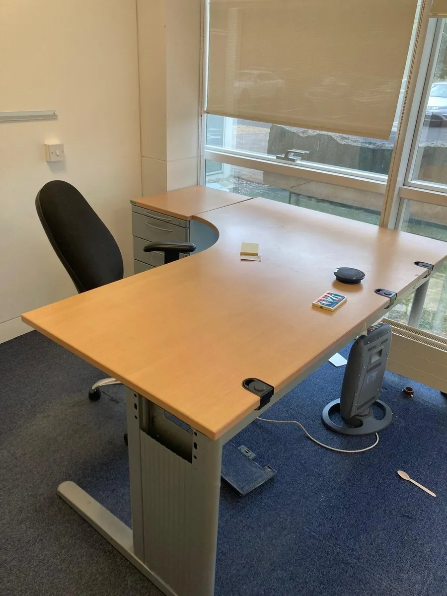 Beech 1800 mm managers desk with