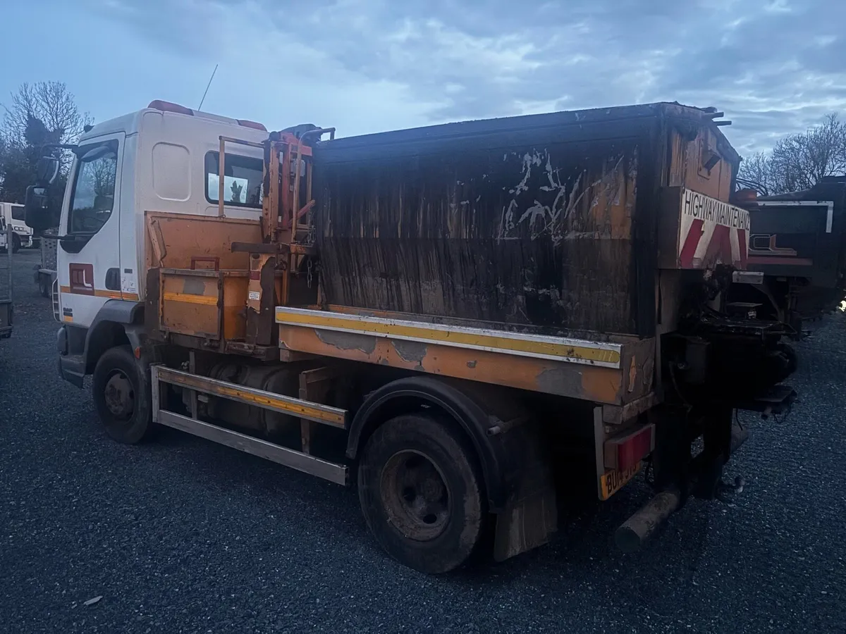 Hot box - tar truck - Image 3