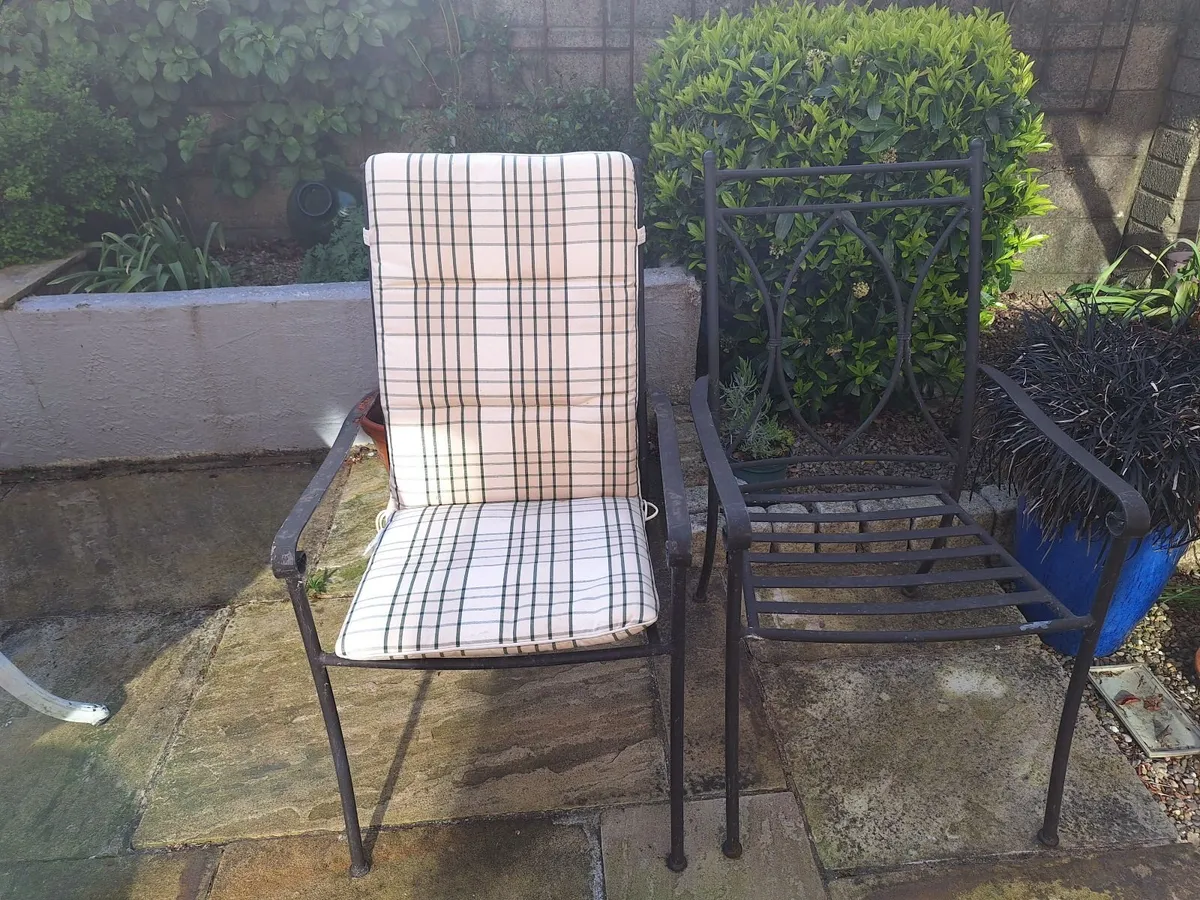 Garden furniture - Image 1