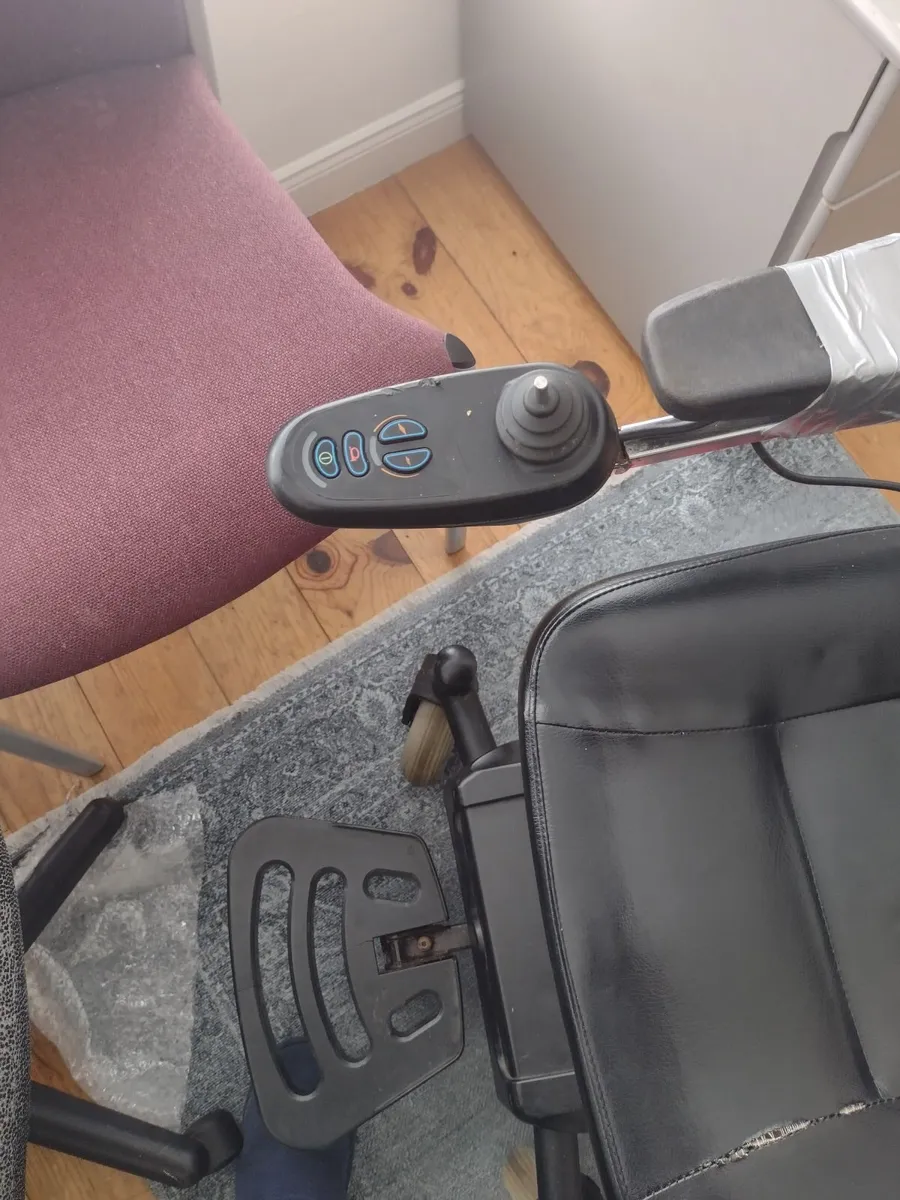 Electronic wheelchair - Image 2