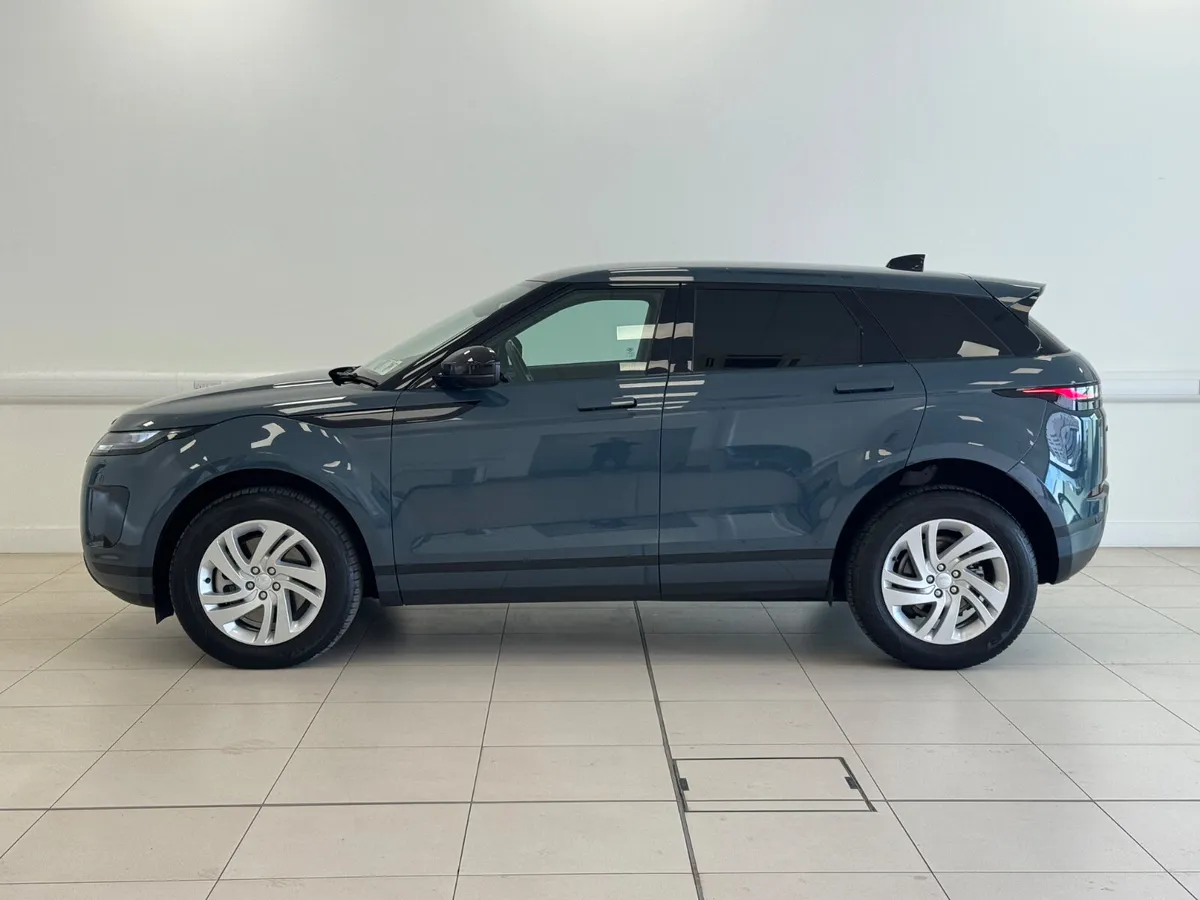 Land Rover Range Rover Evoque 2024 commercial - Image 3