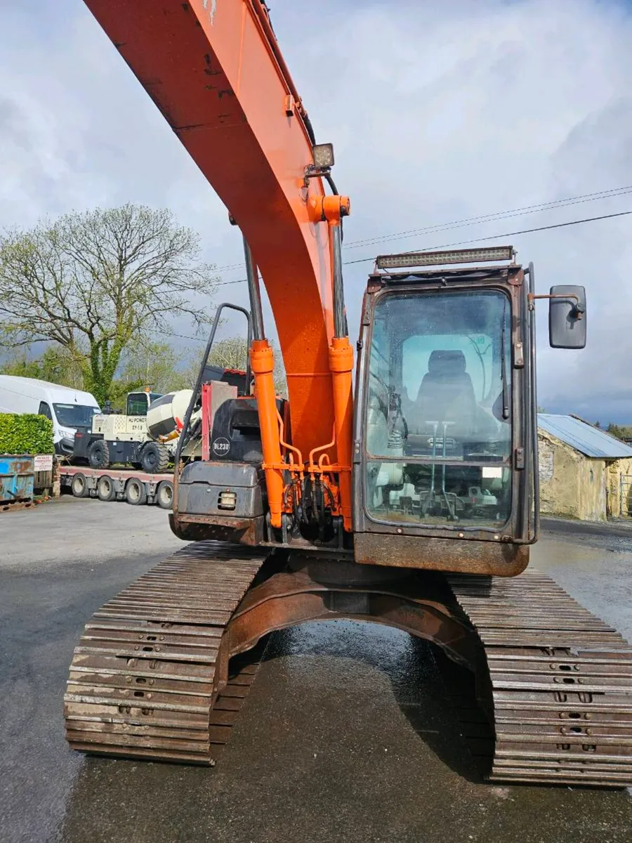 Hitachi 130-5 - Image 3