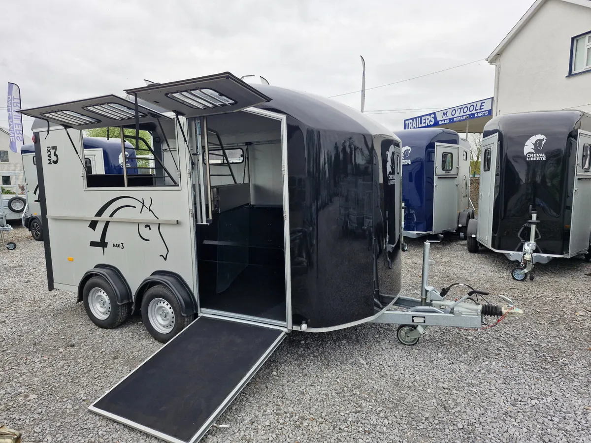 NEW   CHEVAL LIBERTE MAXI 3 HORSEBOX - Image 2