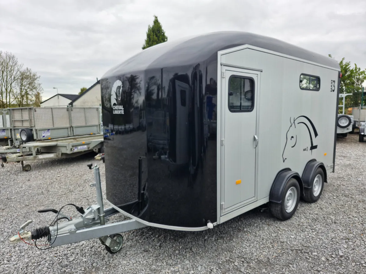 NEW   CHEVAL LIBERTE MAXI 3 HORSEBOX - Image 3