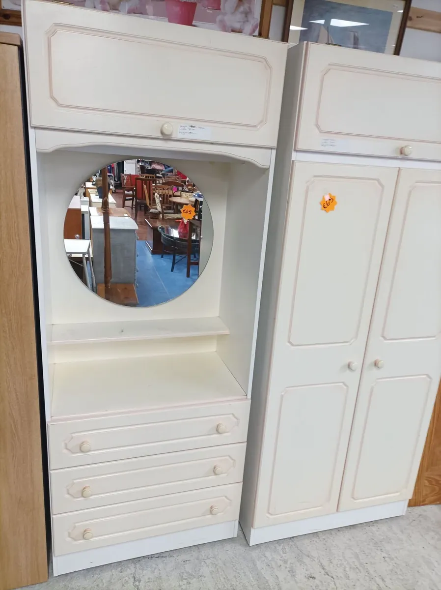 WARDEOBE AND VANITY UNIT WITH MIRROR - Image 3