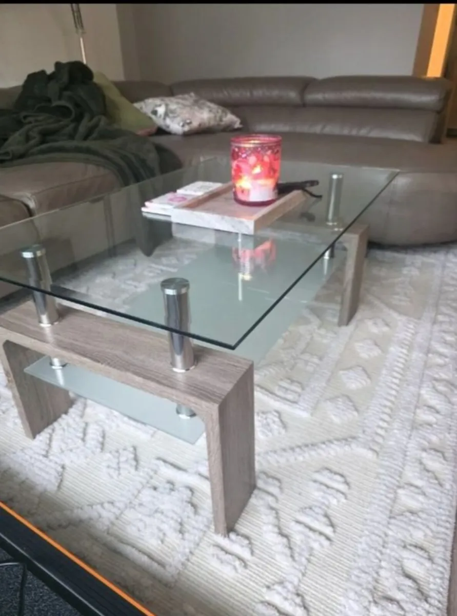 Walnut glass coffee table - Image 1