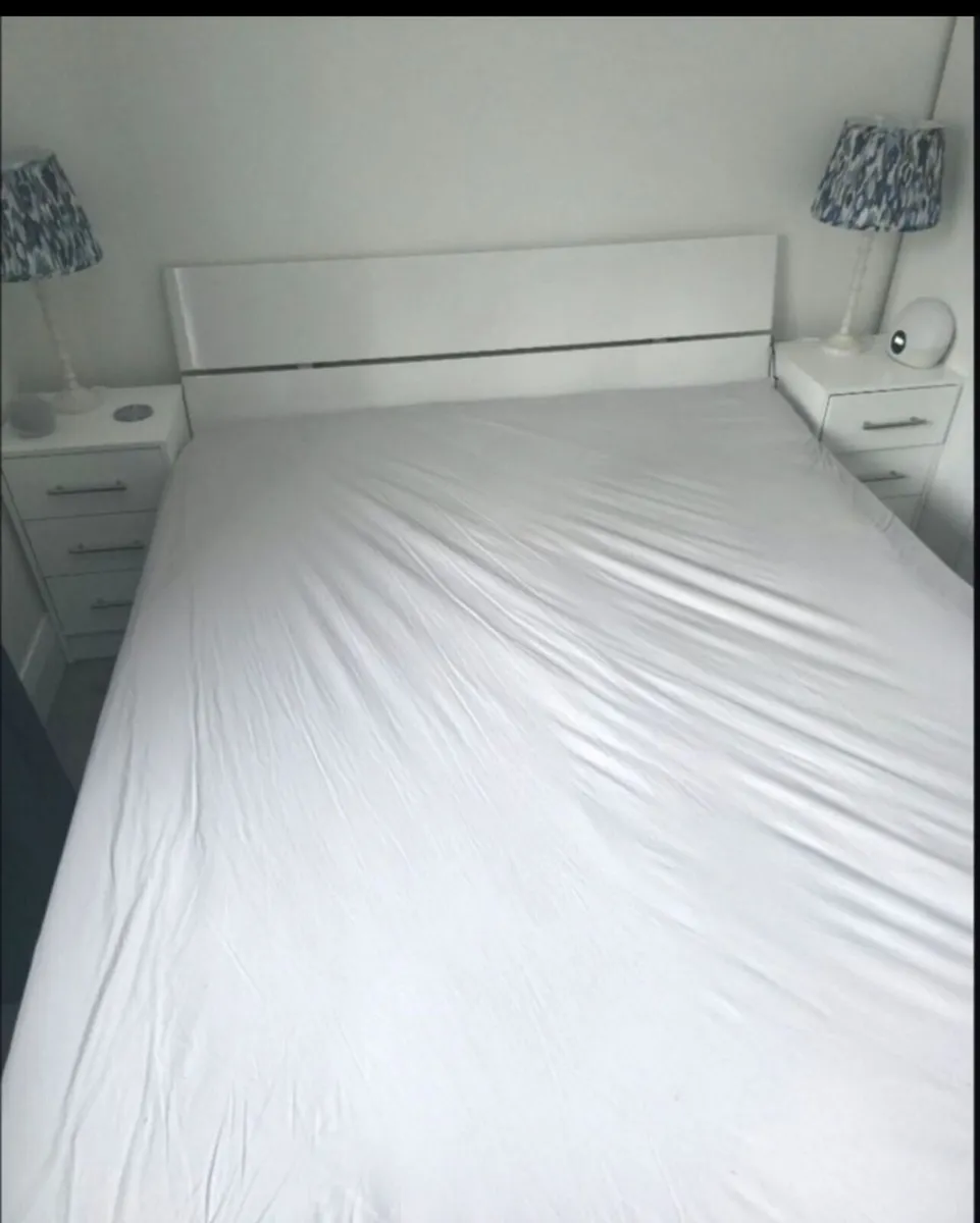 King white wooden bed - Image 2