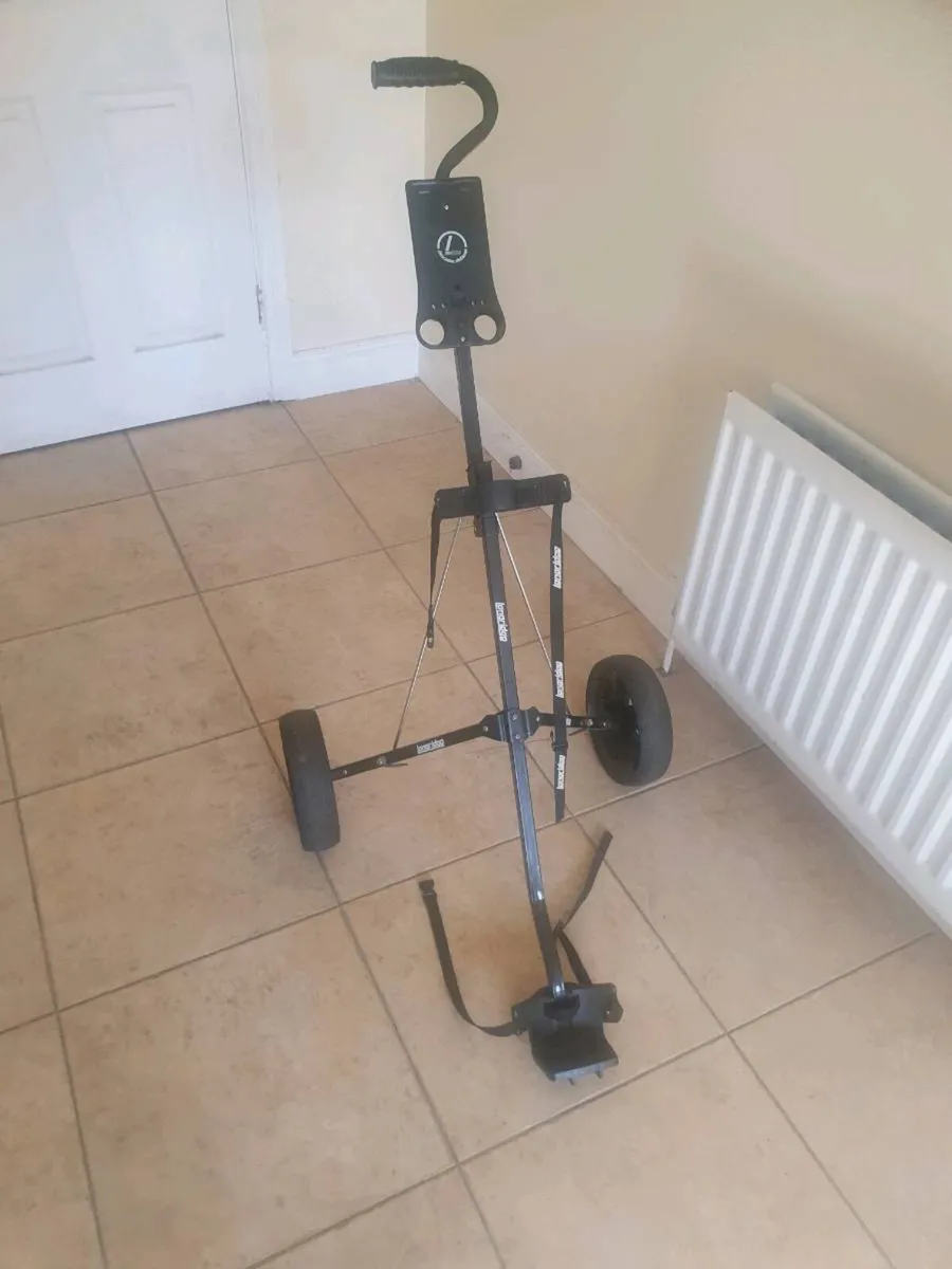 Wilson Golf clubs, bag and trolley - Image 1