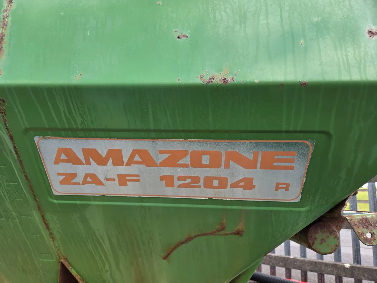 Fertiliser Spreader - Image 3