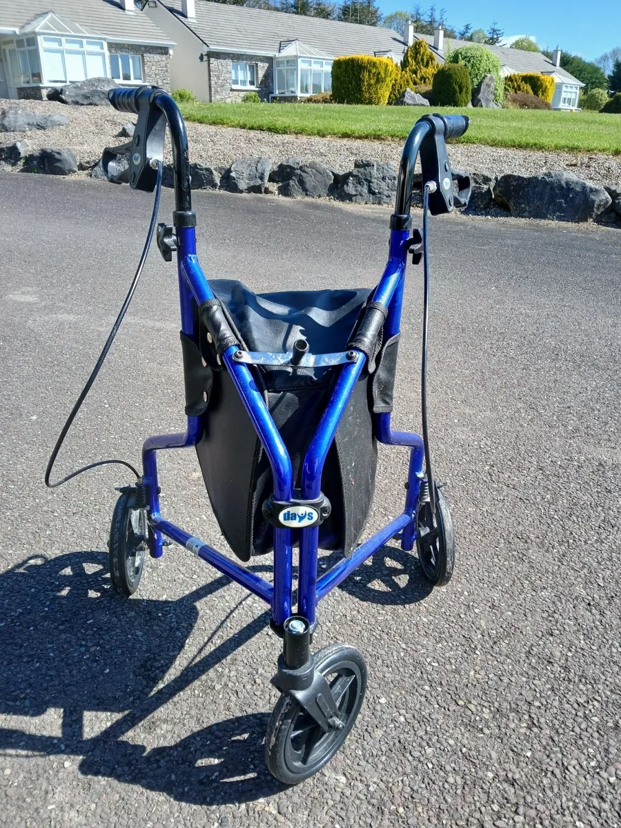 3 wheeled rollator ,walking aid - Image 4