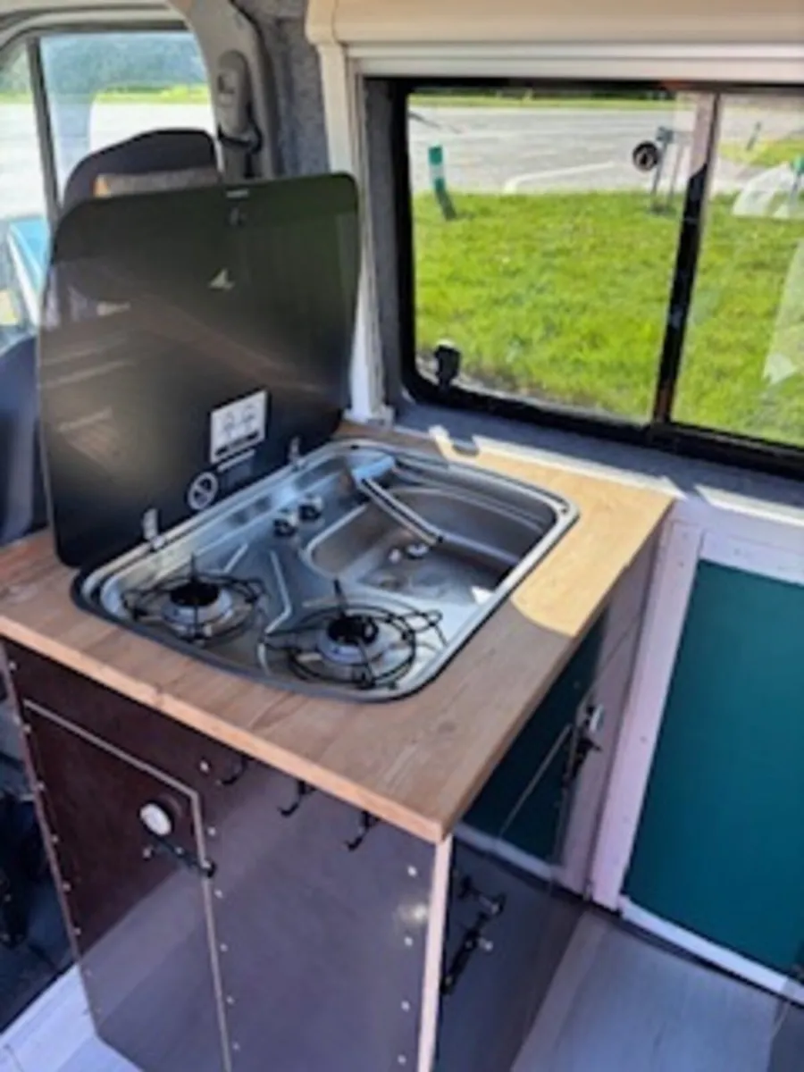 Campervan Nissan NV400 - Image 4